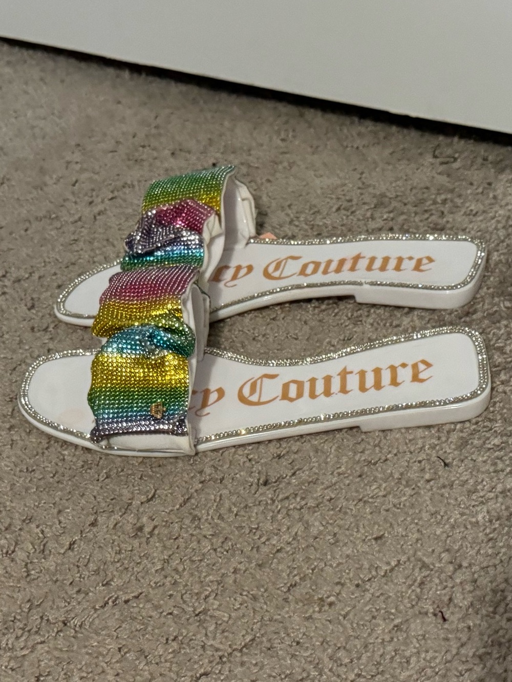 Cool Juicy Couture size 7 Hollyn white slip in jelly sandals rainbow rhinestones